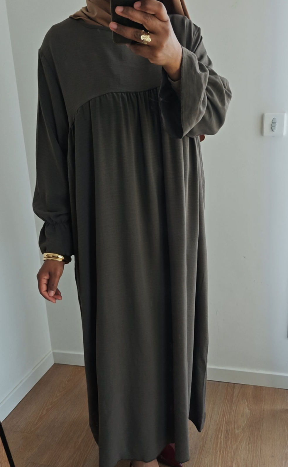 Abaya fluid taupe