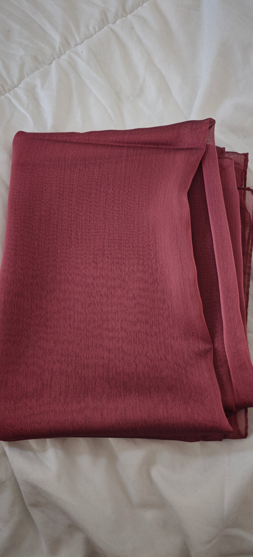 Hijab mousseline satiné pourpre