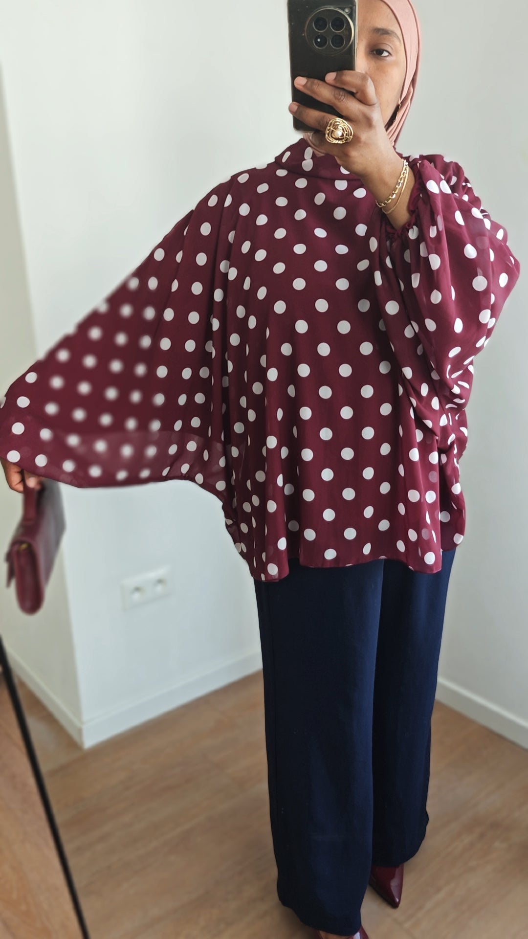 Blouse à pois bordeaux