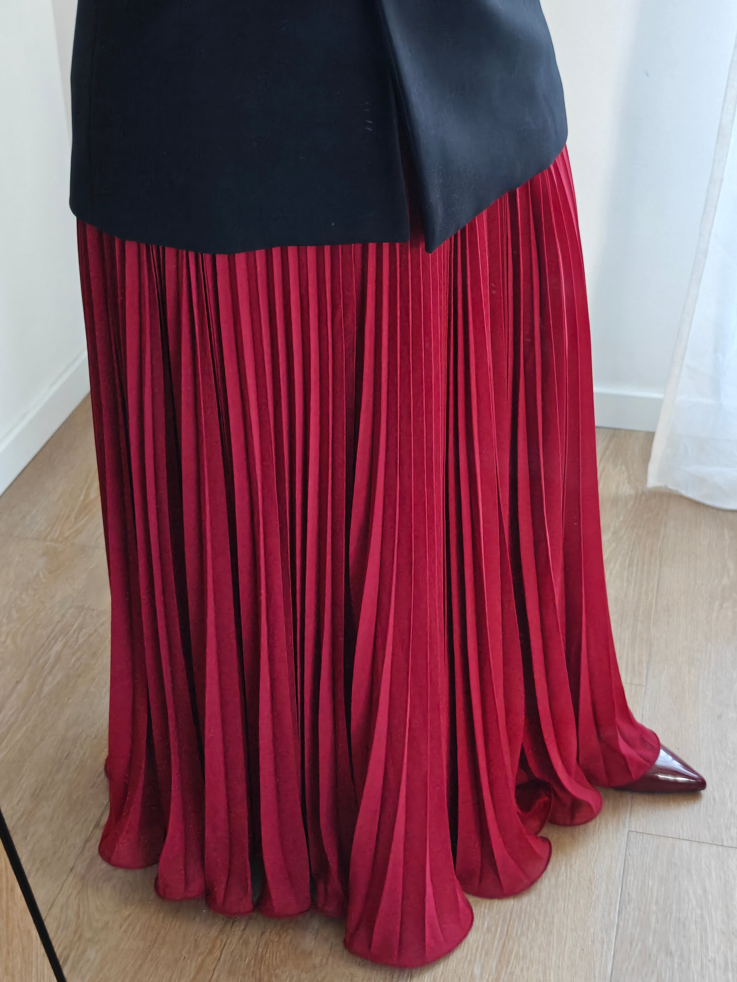 Jupe plissée vaporeuse bordeaux
