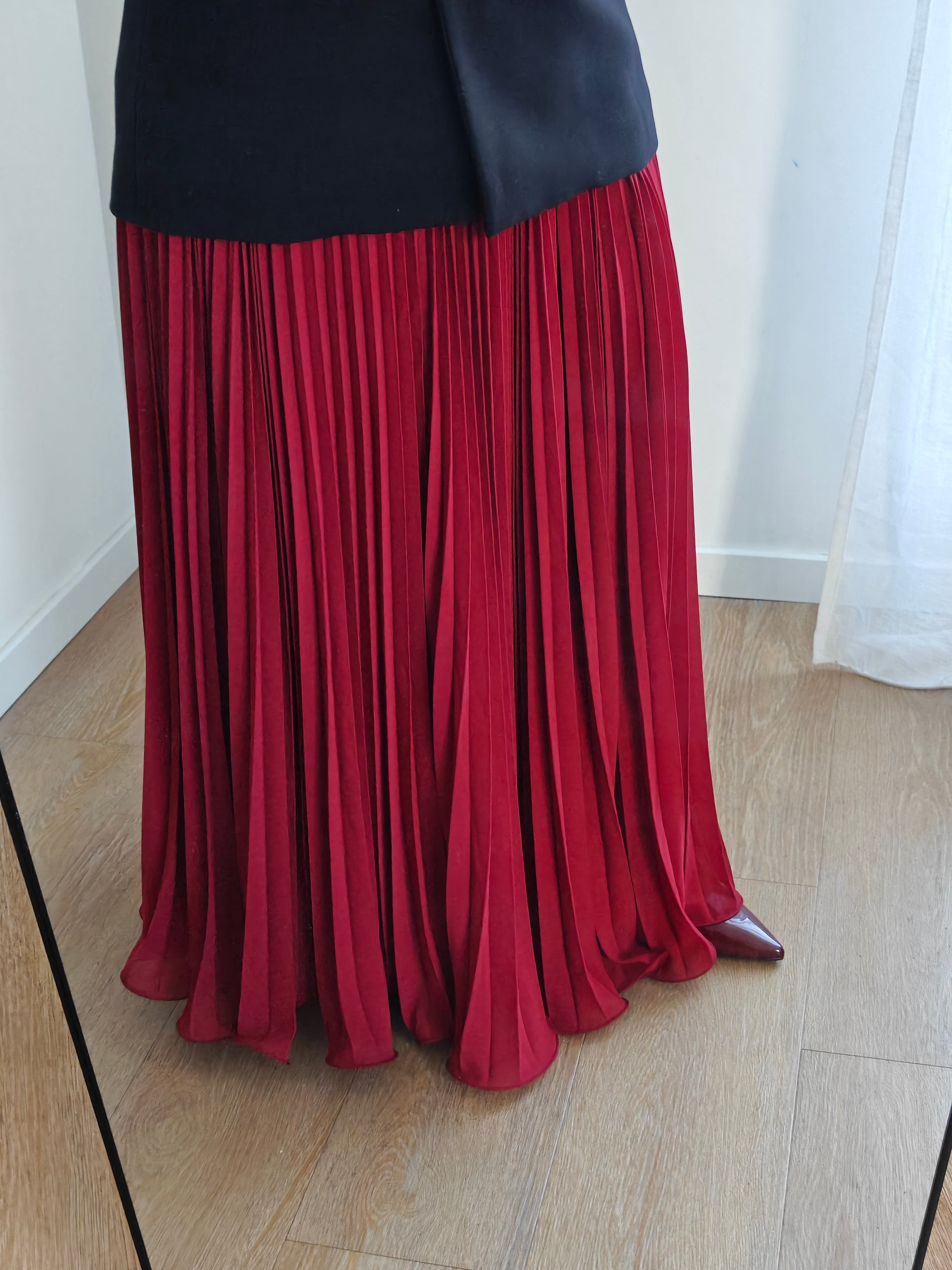 Jupe plissée vaporeuse bordeaux